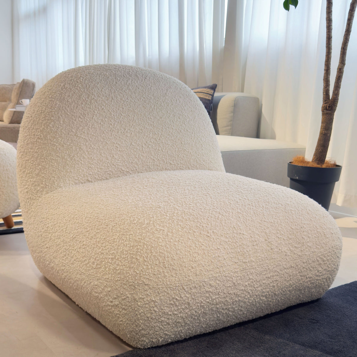 Rice Ball Lounge Chair - Display