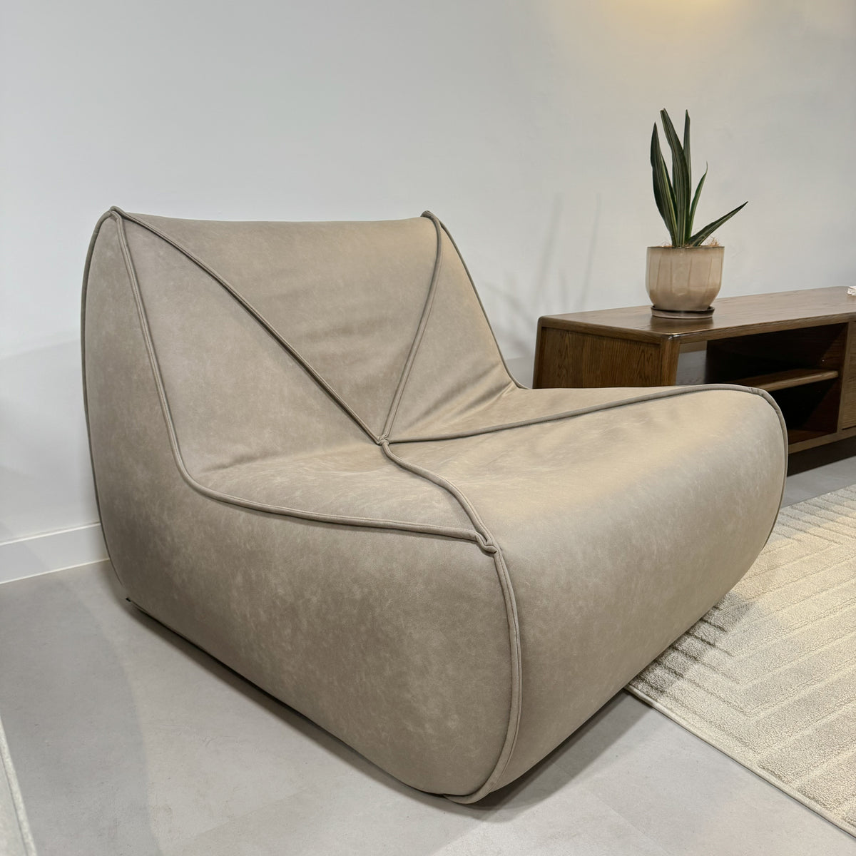 Zong Sofa - Display [50% OFF]