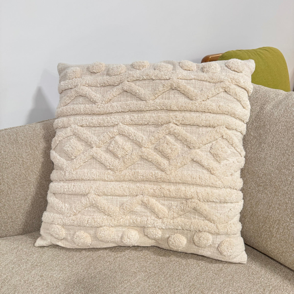 Novara Cushion - Display